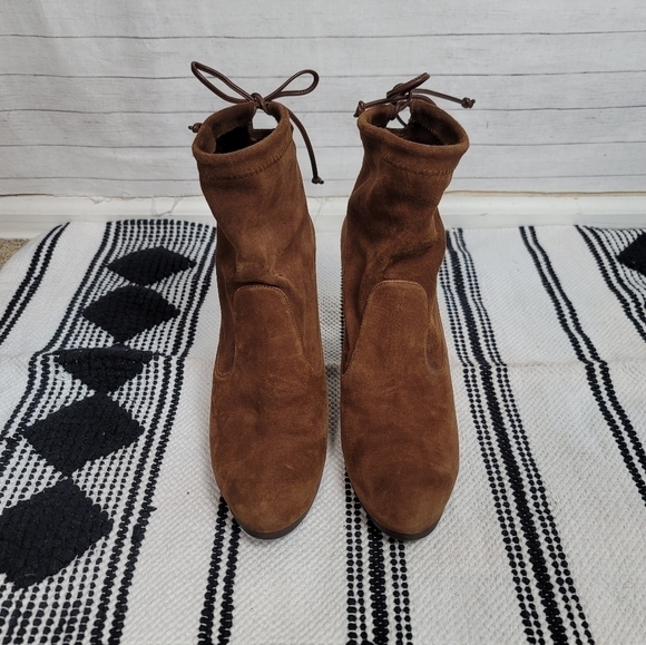 STUART WEITZMAN BROWN SUEDE HEELED BOOTIES, SZ 9.5 / 40 EUR - Picture 2 of 16